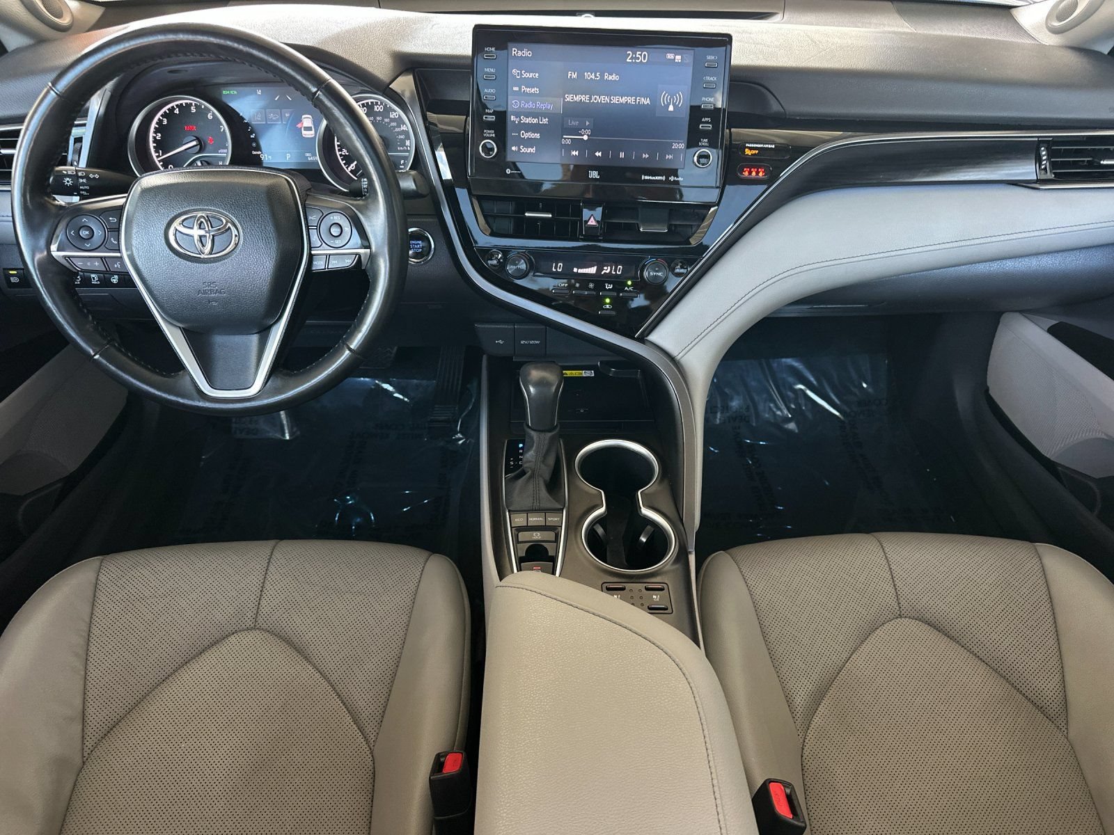 Used 2023 Toyota Camry XLE w/ Navigation Package FWD image 12