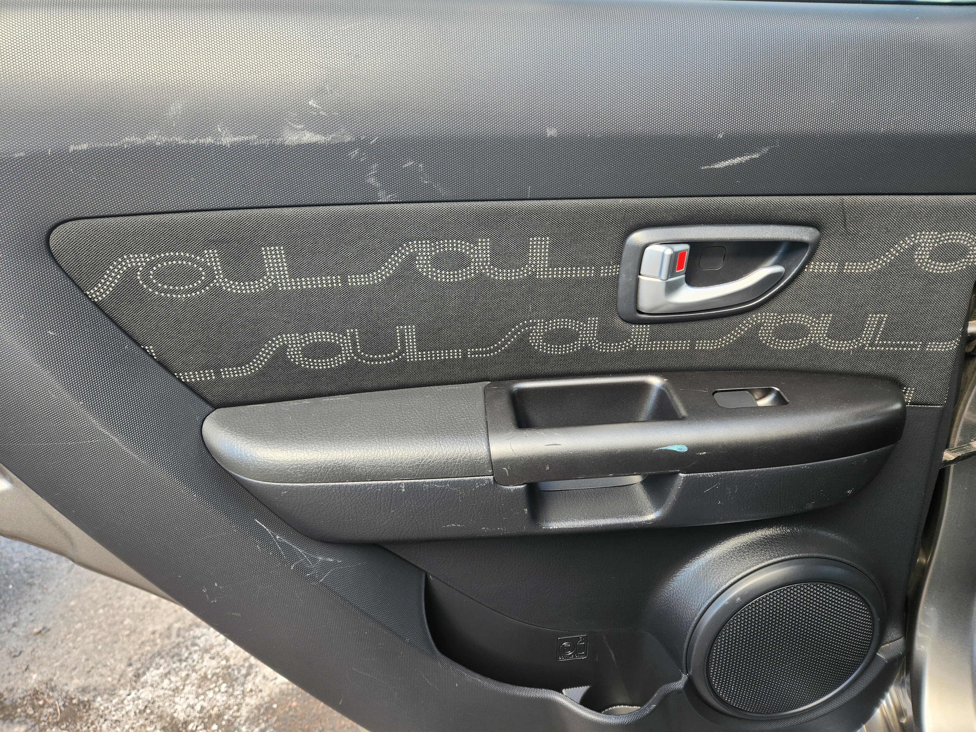 Used 2013 Kia Soul + w/ Audio Pkg image 10