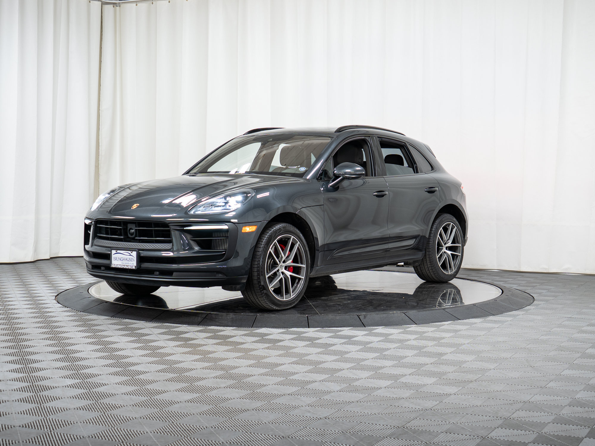 Certified 2022 Porsche Macan S AWD/4WD image 28