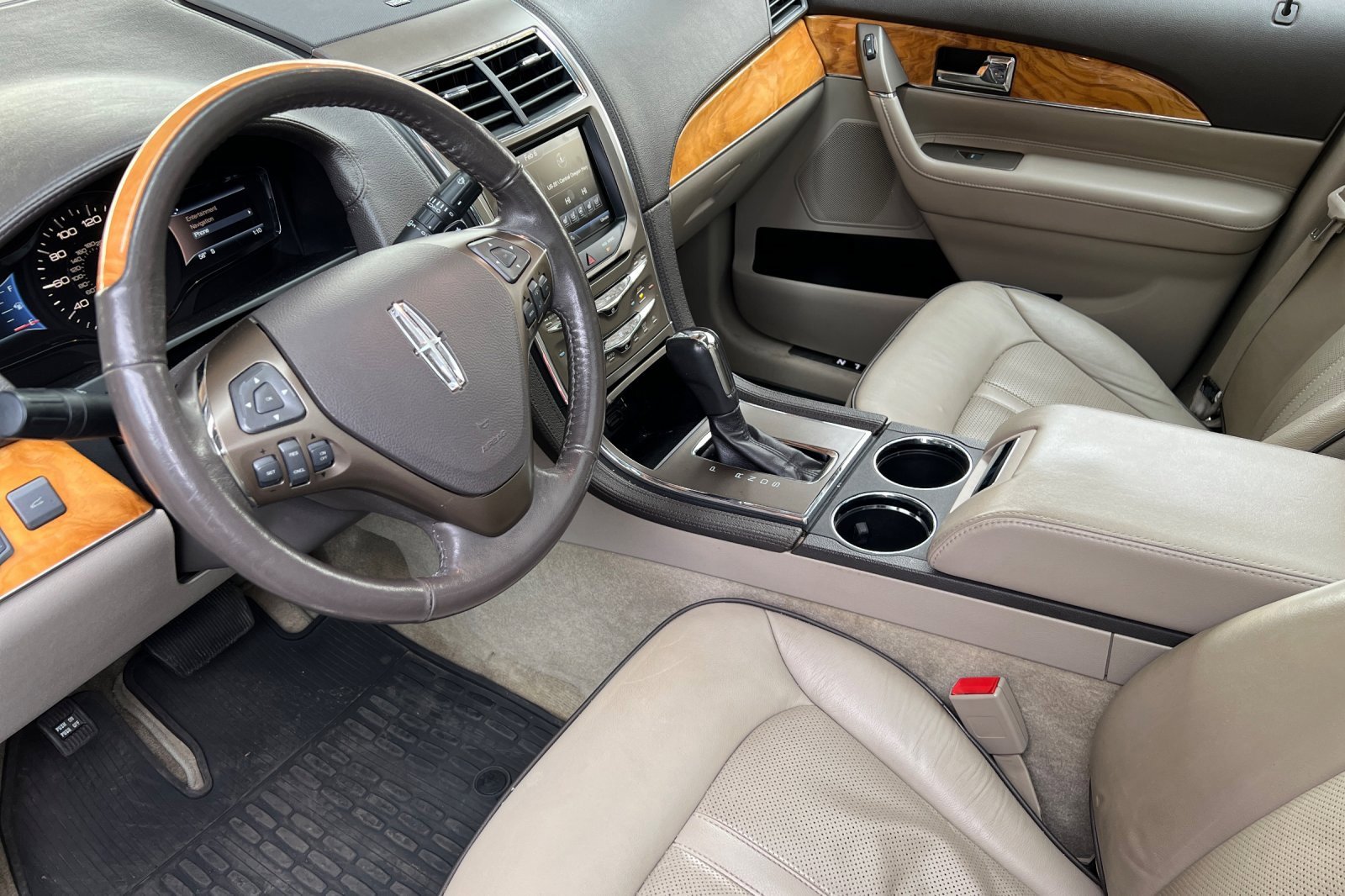 Used 2015 Lincoln MKX AWD w/ Equipment Group 102A image 11