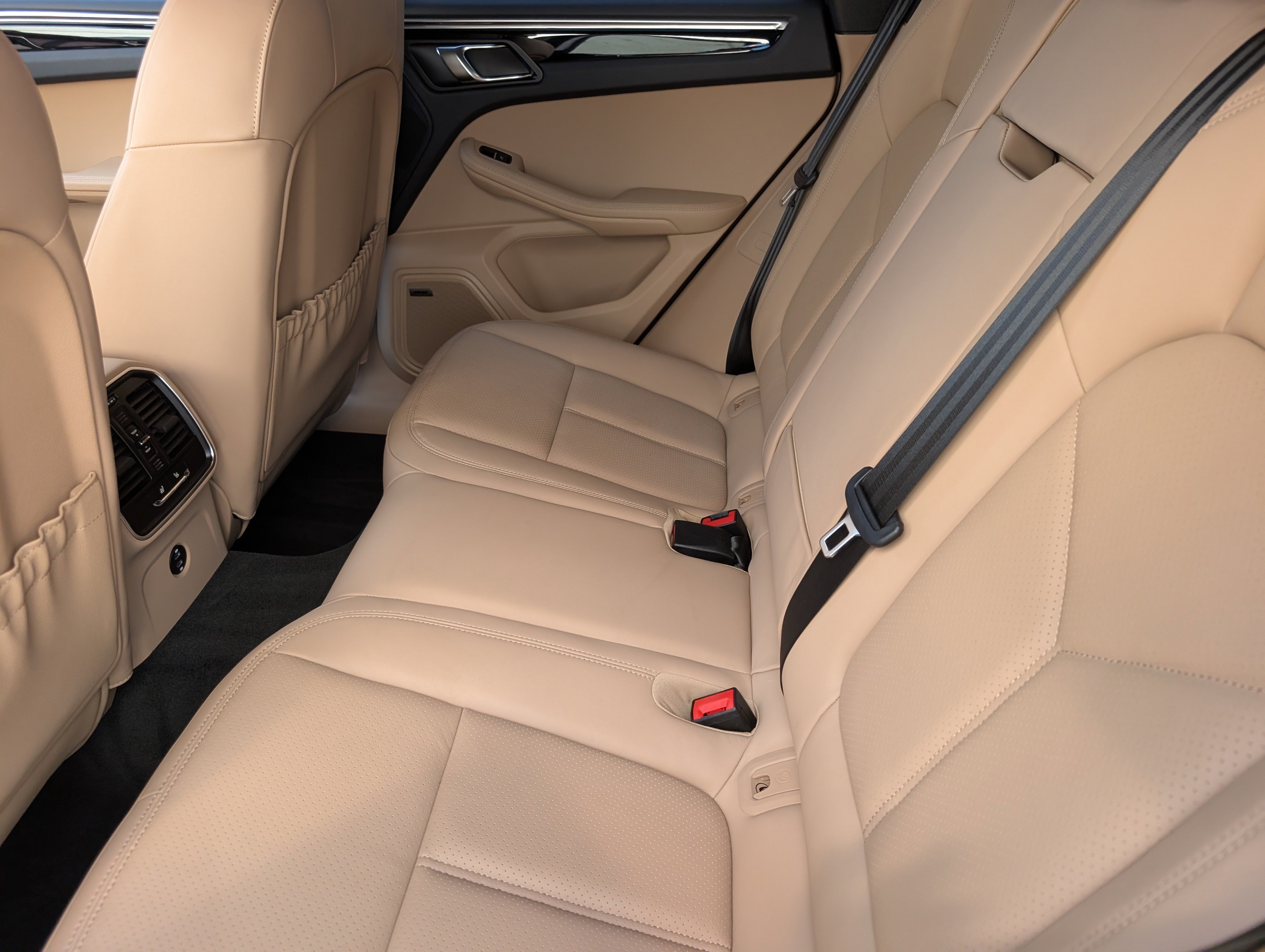 Certified 2024 Porsche Macan S image 25