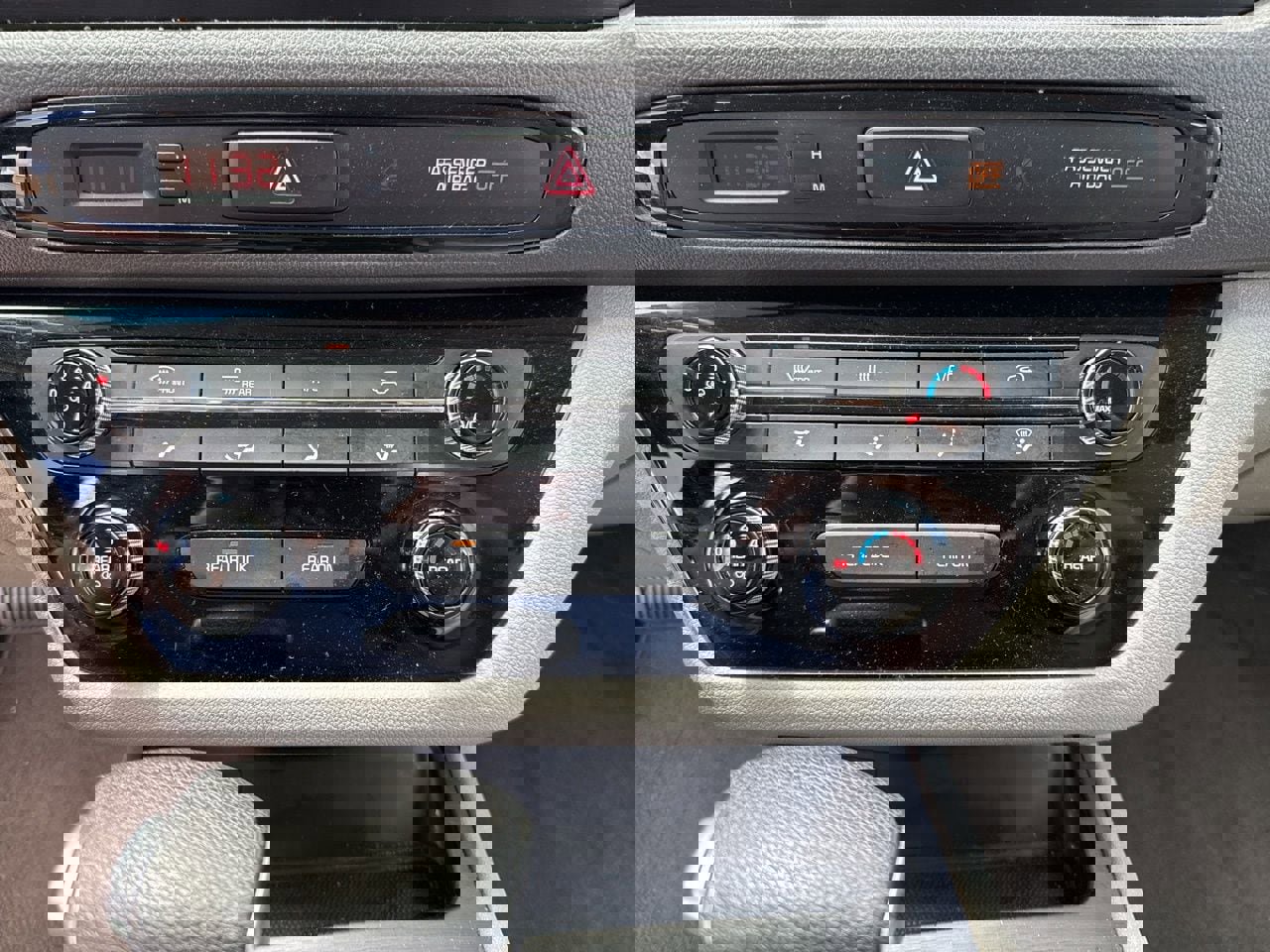 Used 2018 Kia Sedona LX image 20