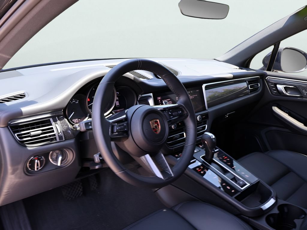 Certified 2025 Porsche Macan GTS AWD/4WD image 4