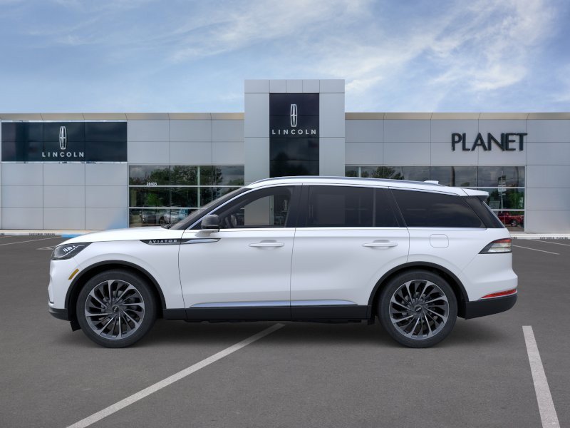 New 2026 Lincoln Aviator Reserve RWD image 3