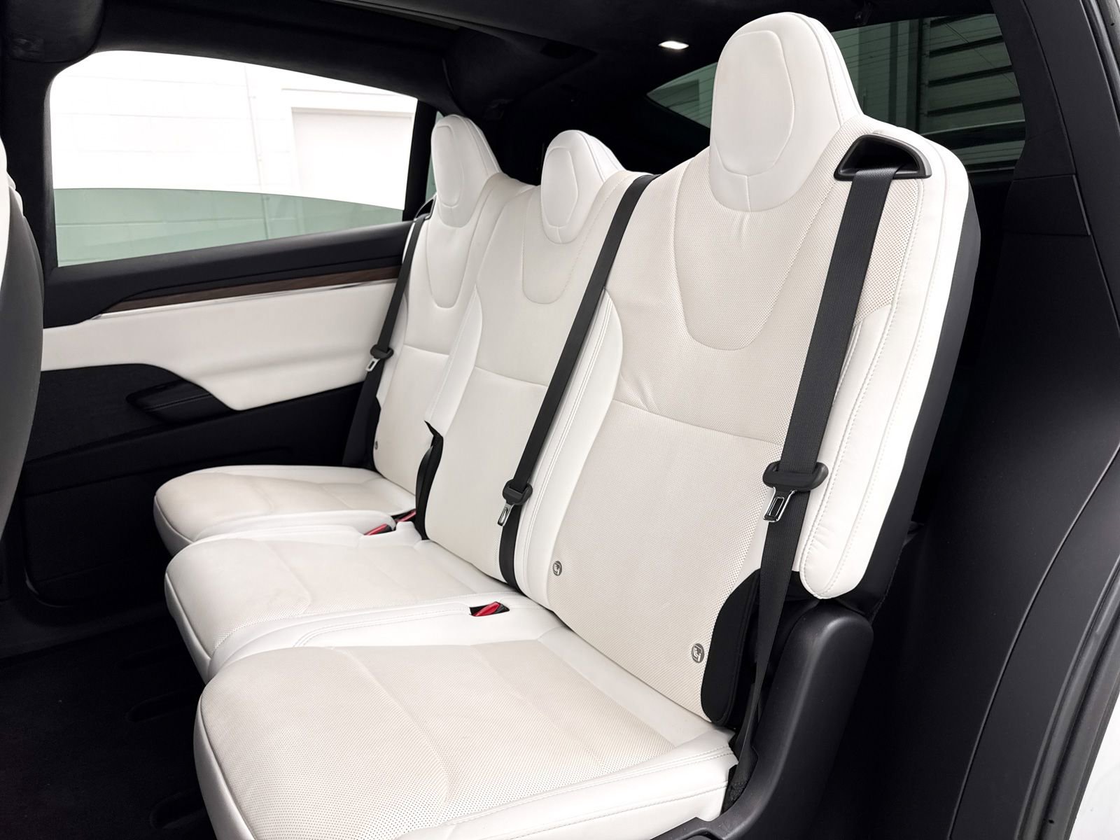 Used 2022 Tesla Model X image 39