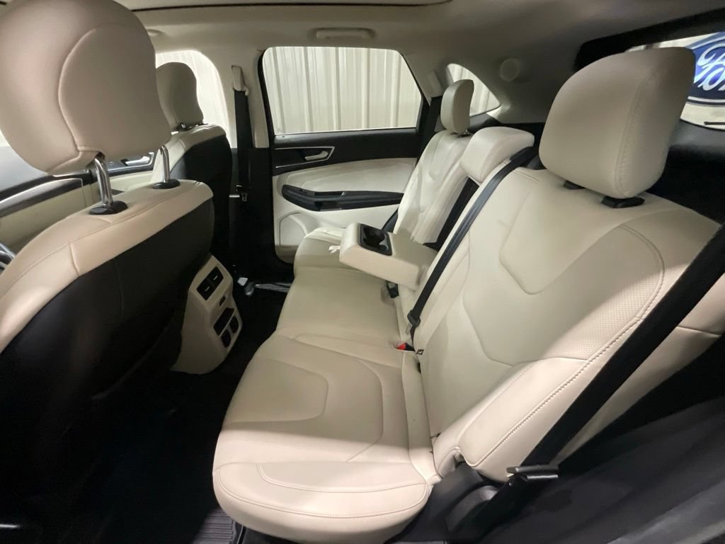 Used 2017 Ford Edge Titanium w/ Equipment Group 301A FWD image 12