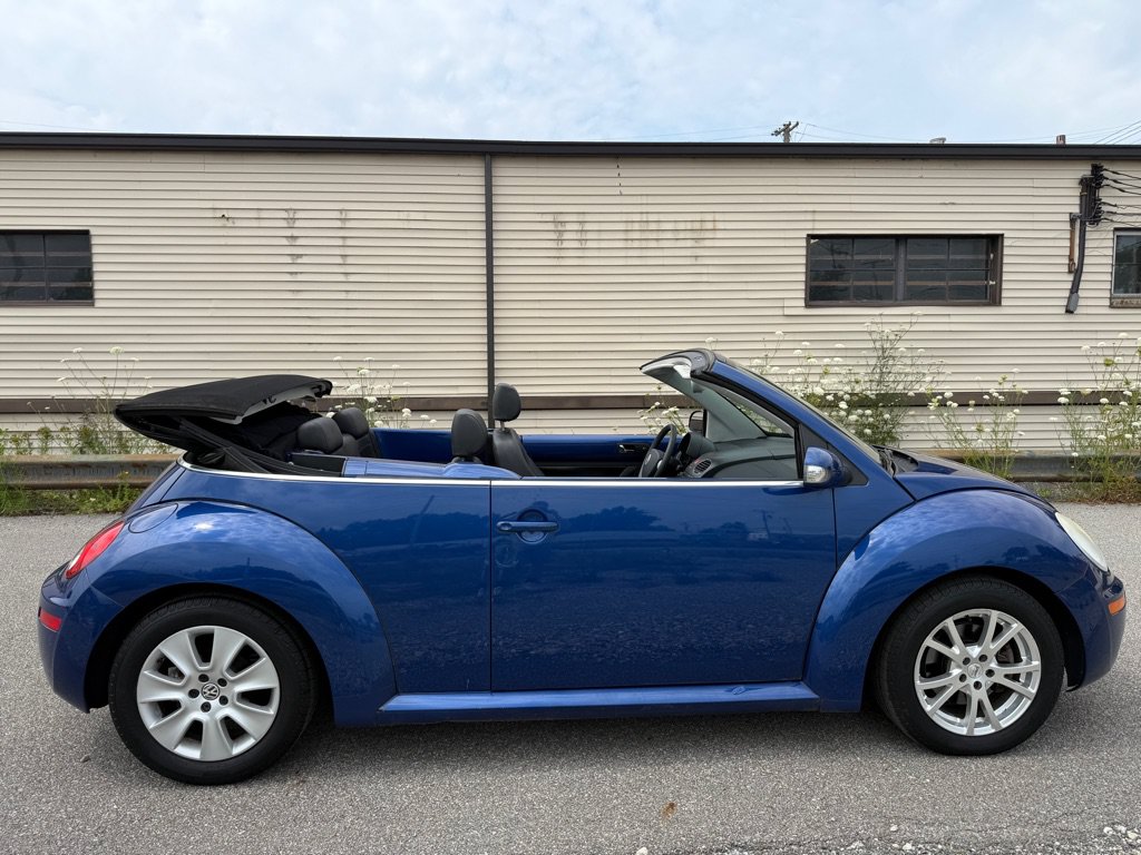 Used 2008 Volkswagen Beetle S FWD image 6