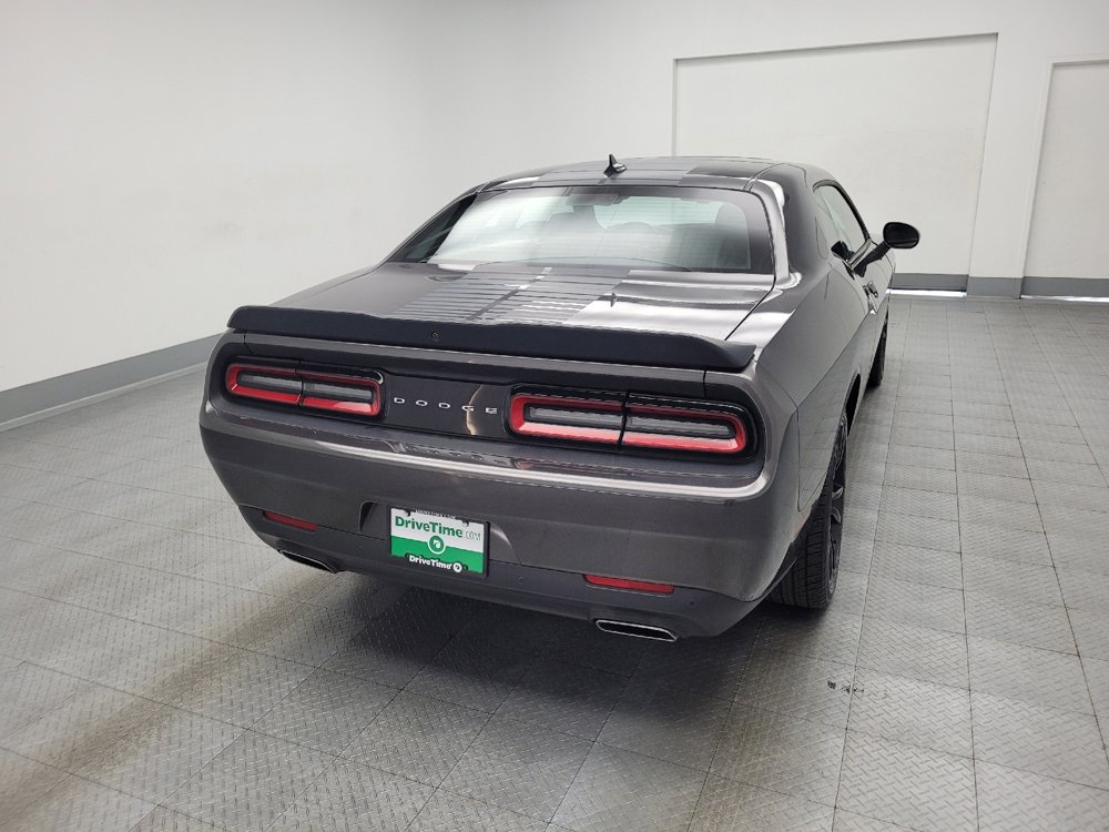 Used 2016 Dodge Challenger SXT Plus image 7