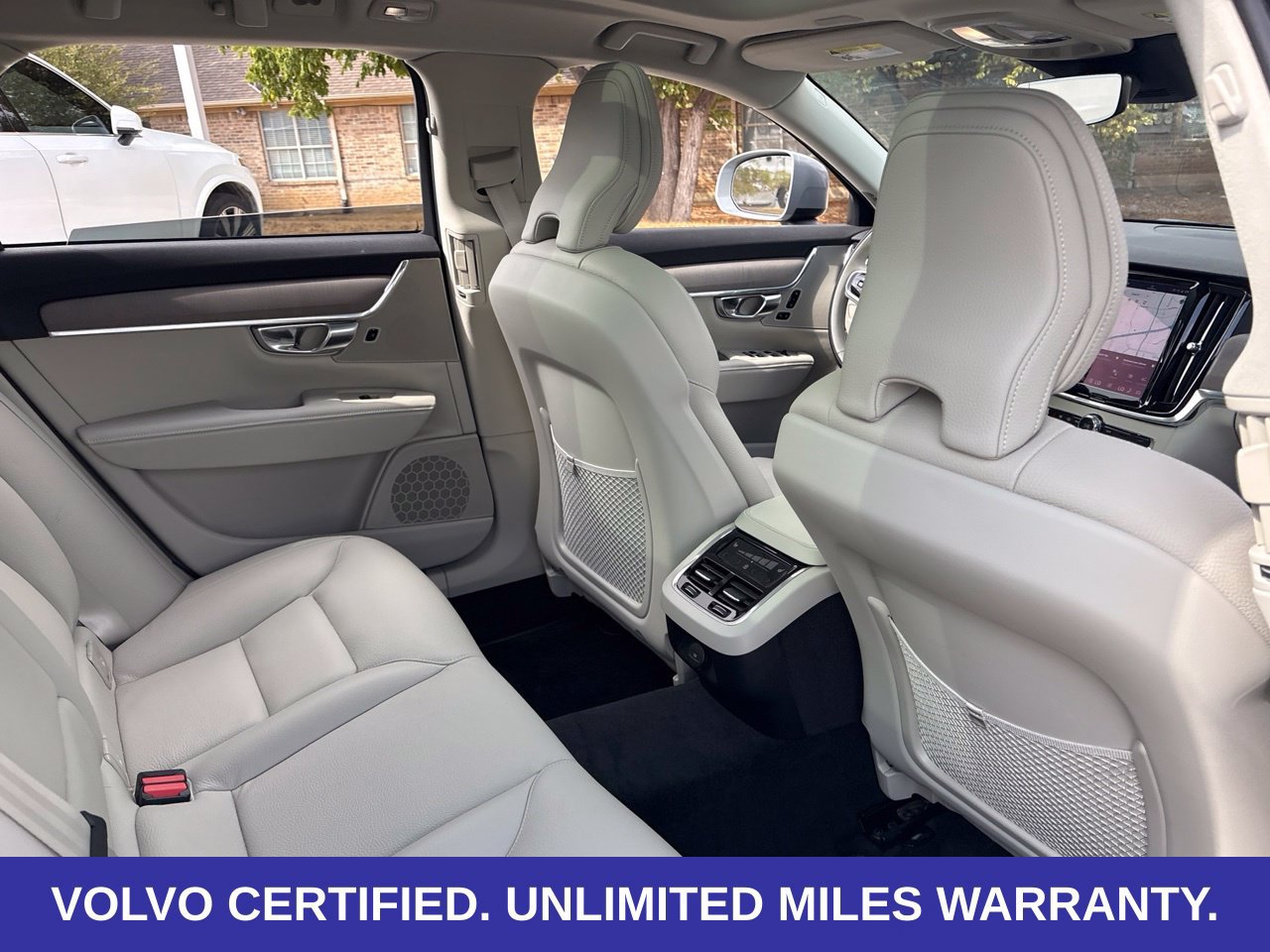 Certified 2025 Volvo V90 B6 Cross Country Plus AWD/4WD image 14