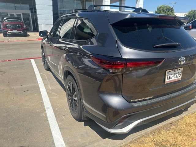 Used 2024 Toyota Highlander XSE FWD image 4