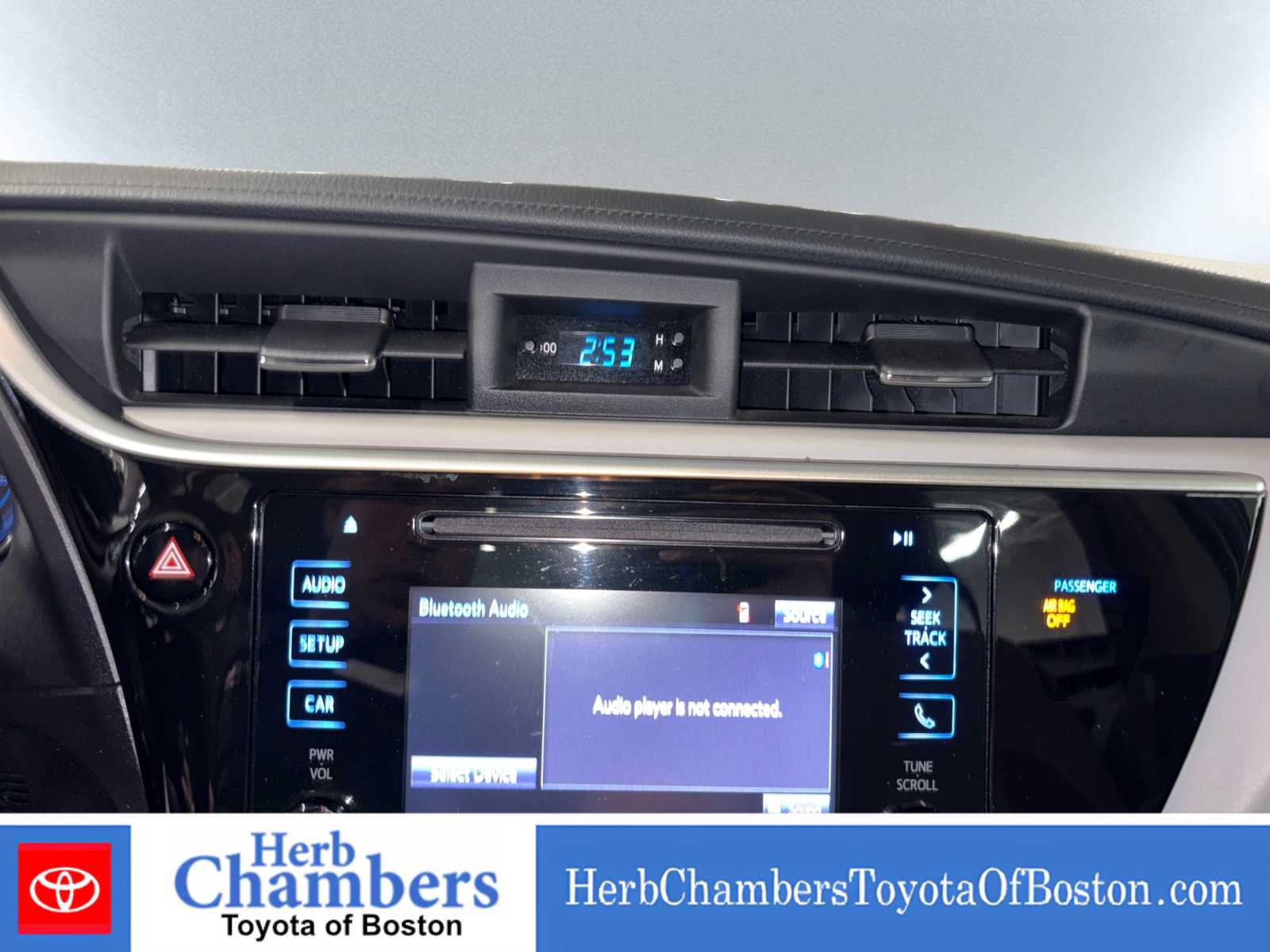 Used 2018 Toyota Corolla LE w/ Carpet Mat Package (TMS) FWD image 12