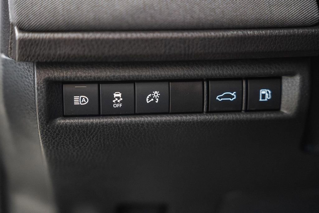 Used 2025 Toyota Camry LE image 38