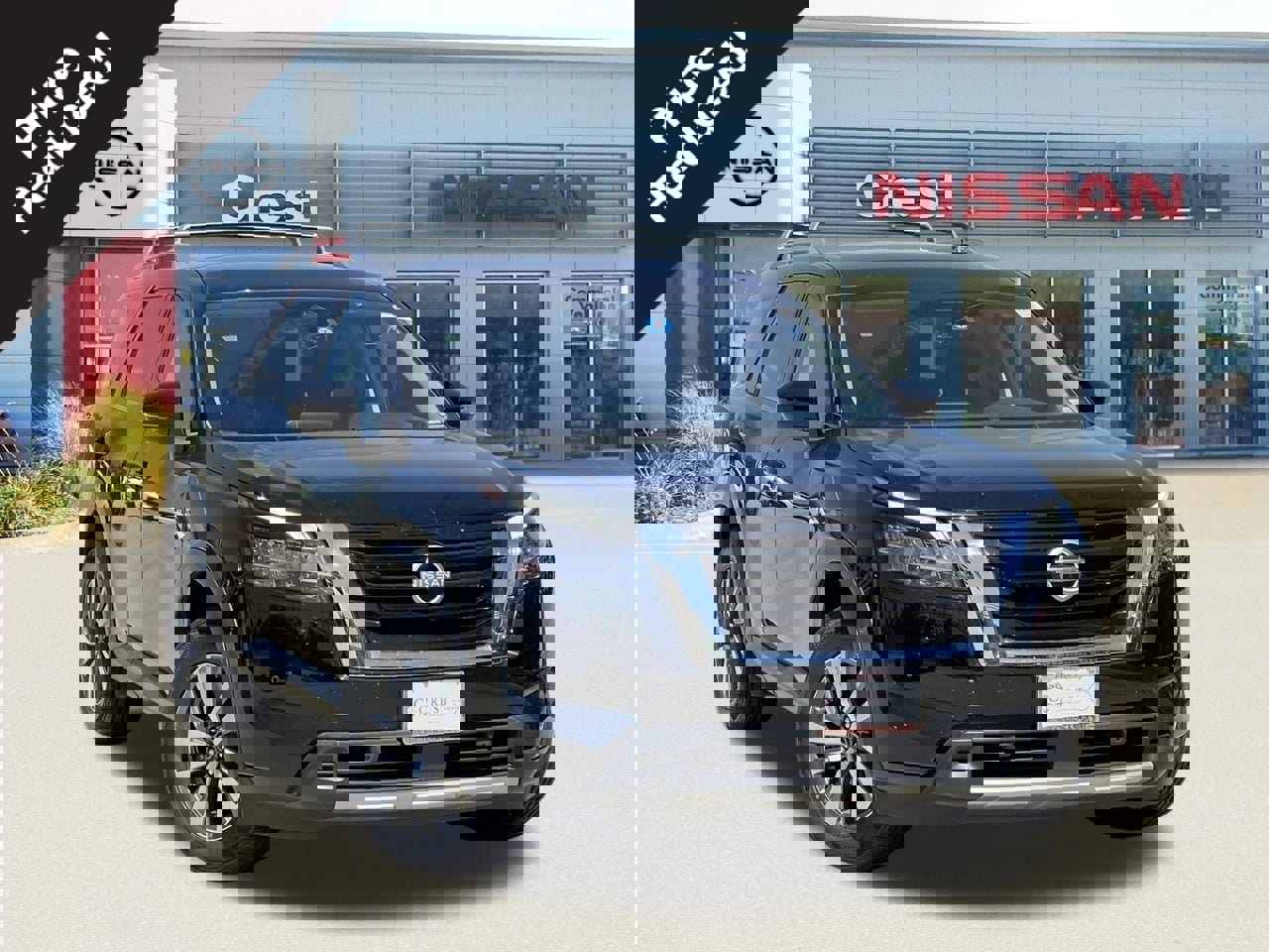 Certified 2024 Nissan Pathfinder SL image 1