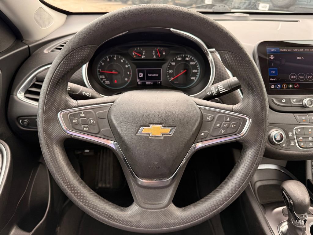 Used 2021 Chevrolet Malibu LT FWD image 19