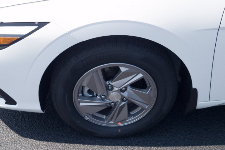 New 2026 Hyundai Elantra SE FWD image 10