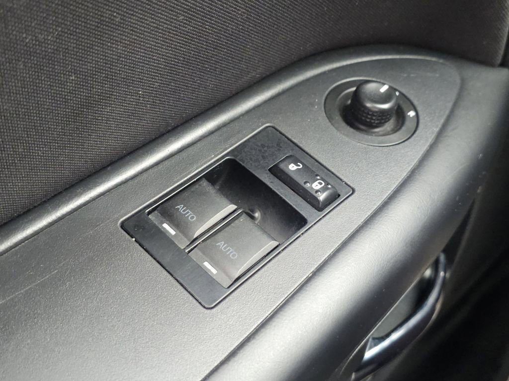 Used 2014 Dodge Challenger SXT RWD image 28