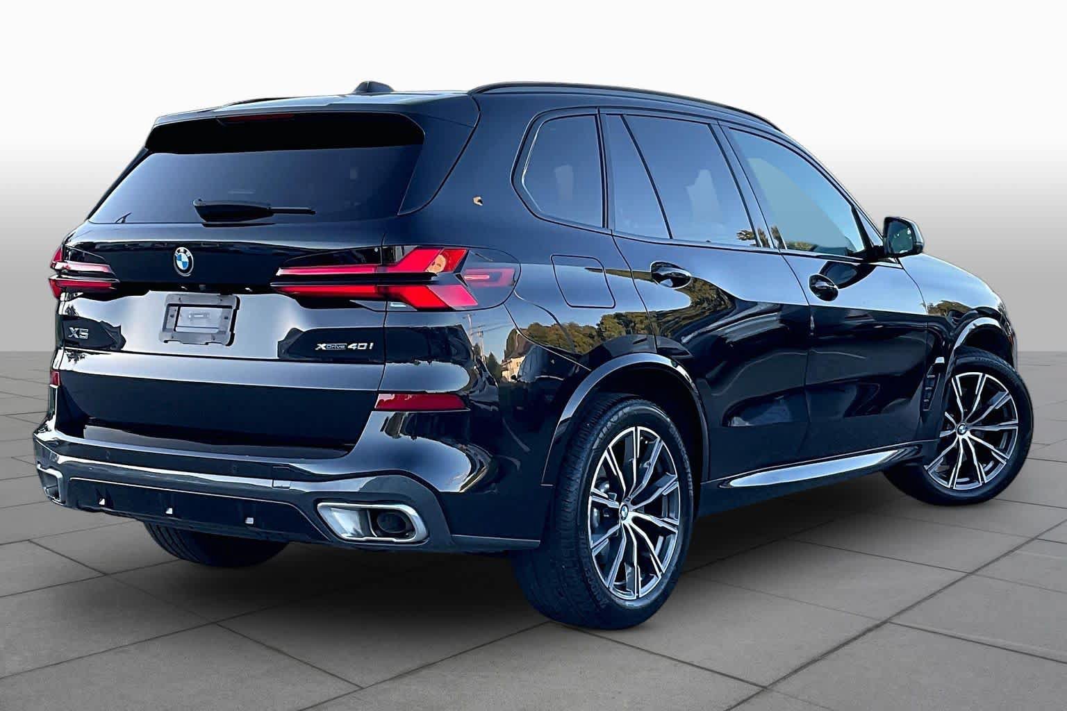 Used 2024 BMW X5 xDrive40i w/ M Sport Package AWD/4WD image 12