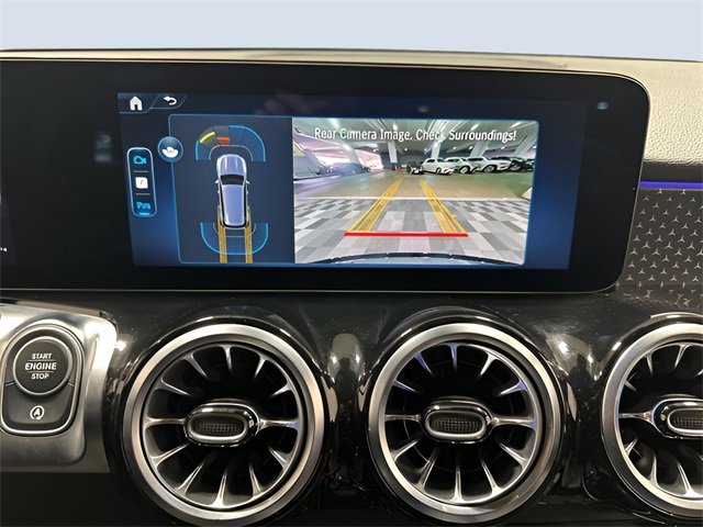 Used 2025 Mercedes-Benz GLB 250 4MATIC image 24