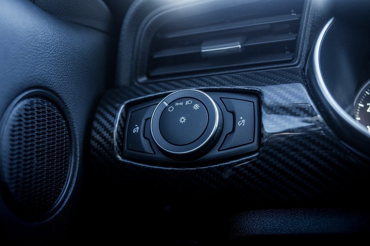 Used 2022 Ford Mustang Shelby GT500 w/ Carbon Fiber Track Pack image 18