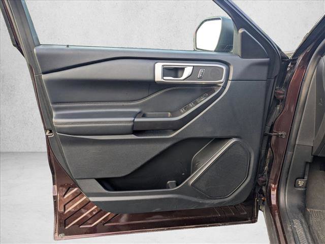 Used 2020 Ford Explorer XLT w/ Equipment Group 202A AWD/4WD image 14