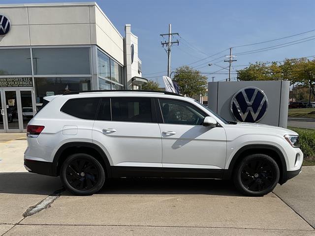 New 2026 Volkswagen Atlas SE image 3