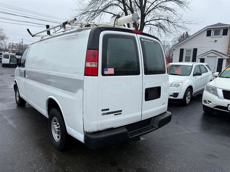 Used 2011 Chevrolet Express 2500 image 2