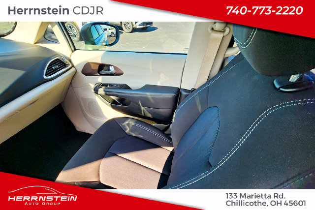 Used 2024 Chrysler Voyager LX FWD image 11