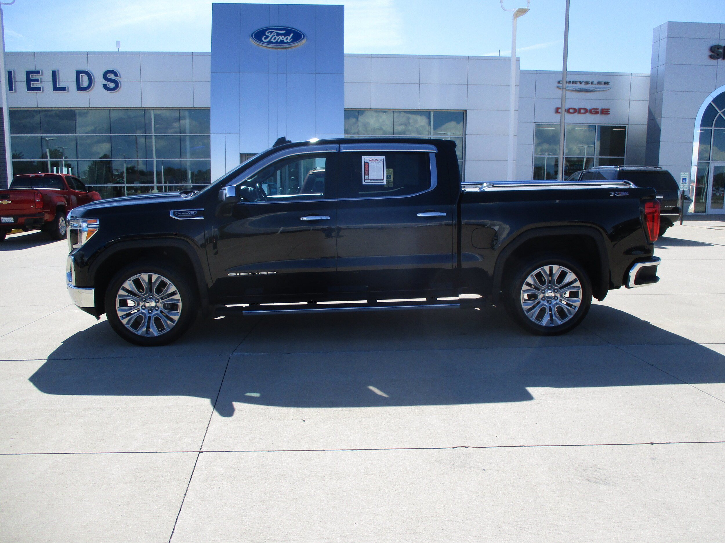 Used 2019 GMC Sierra 1500 SLT w/ SLT Premium Plus Package AWD/4WD image 3