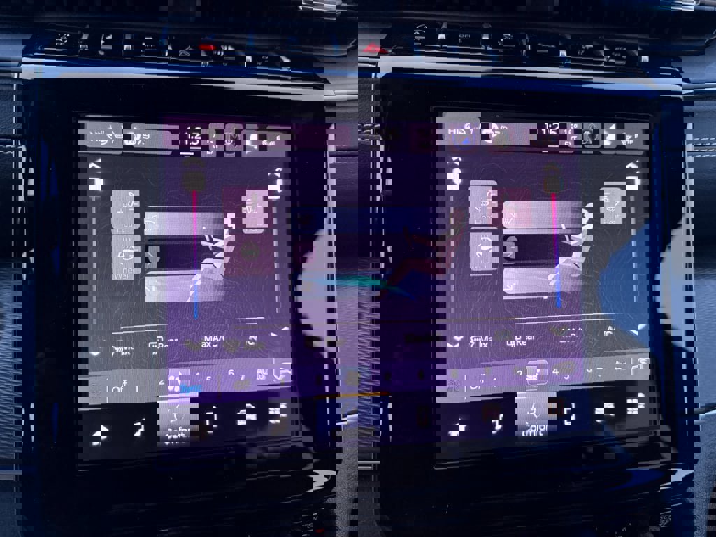 Used 2024 Jeep Grand Cherokee Laredo w/ Luxury Tech Group I image 21