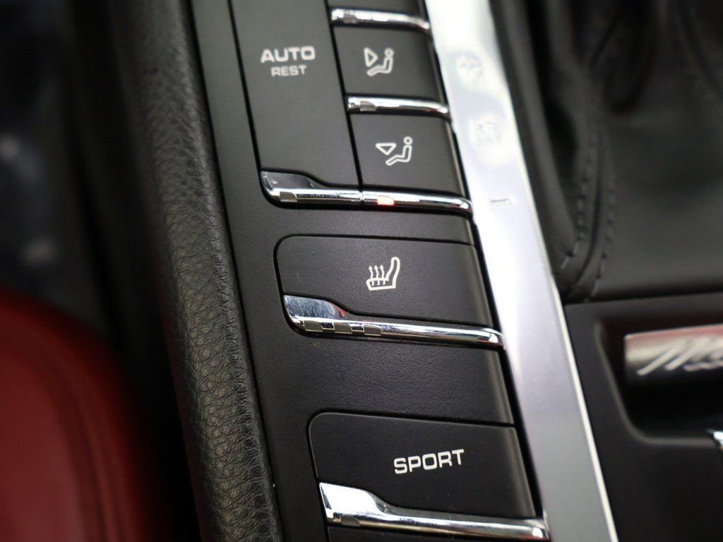 Used 2018 Porsche Macan GTS w/ Premium Package Plus image 59