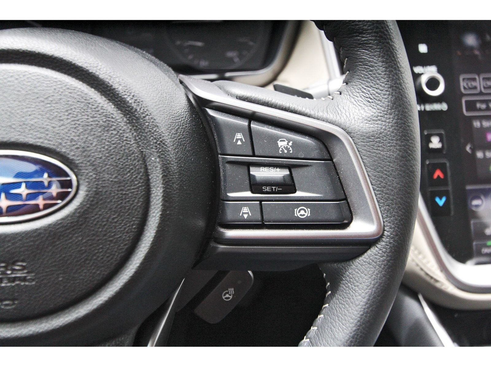 Certified 2025 Subaru Outback Limited AWD/4WD image 15