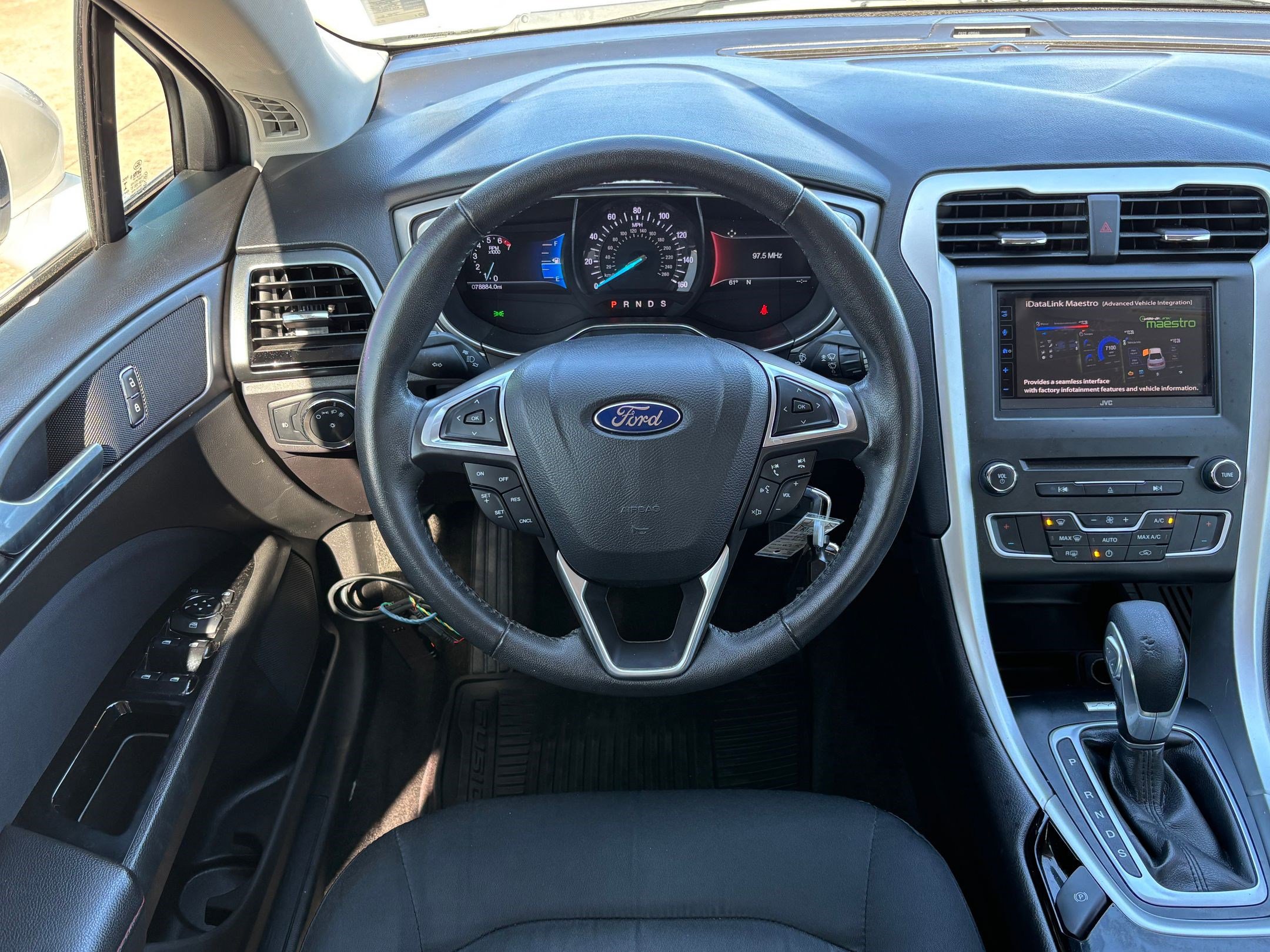 Used 2016 Ford Fusion SE image 25