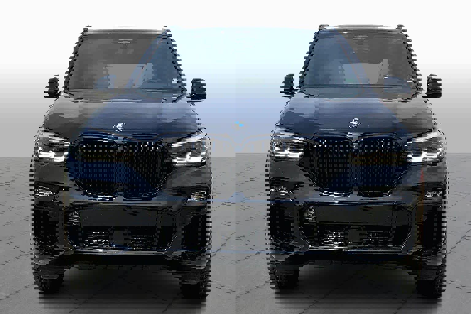 Used 2021 BMW X5 xDrive40i w/ M Sport Package image 3