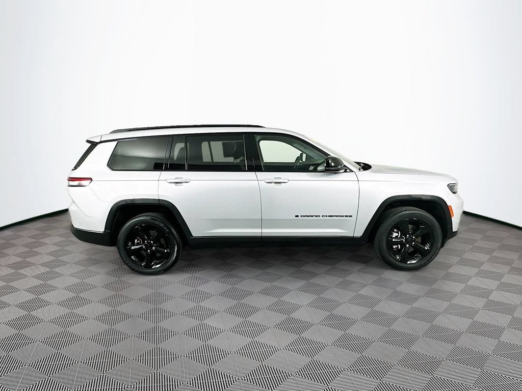 Used 2023 Jeep Grand Cherokee L Laredo AWD/4WD image 14