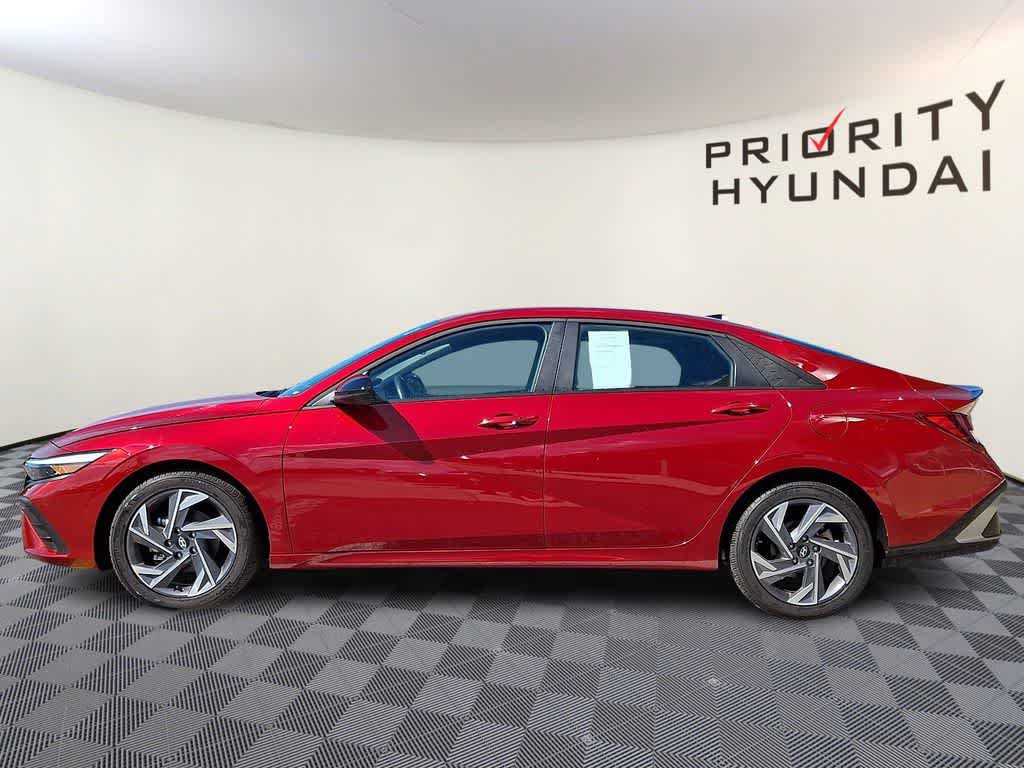 Used 2025 Hyundai Elantra Sport FWD image 7