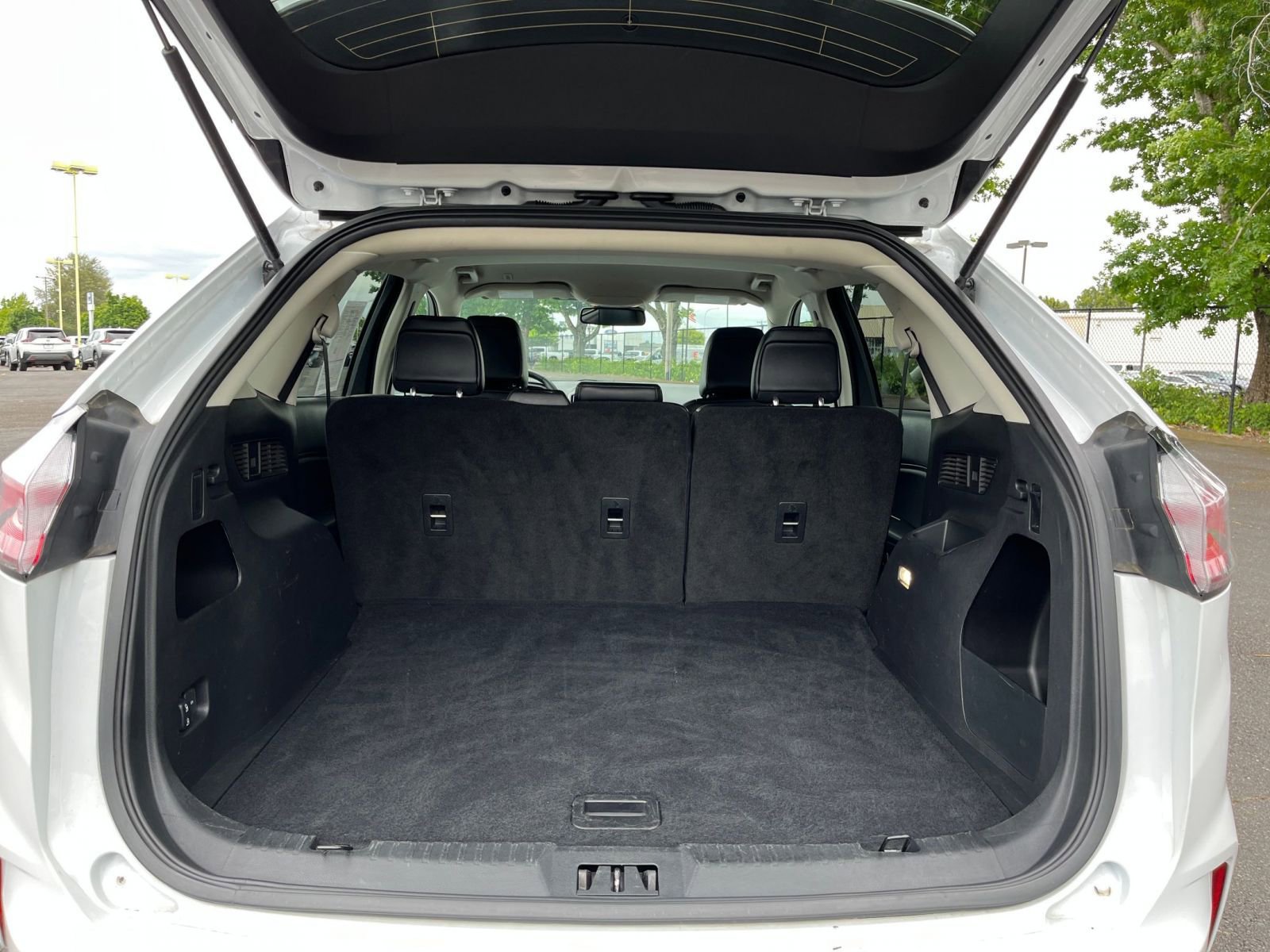 Used 2024 Ford Edge SEL image 33