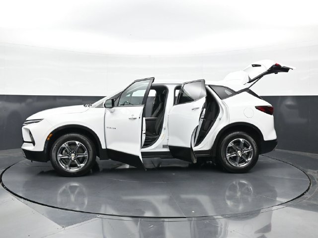 Used 2025 Chevrolet Blazer LT FWD image 49