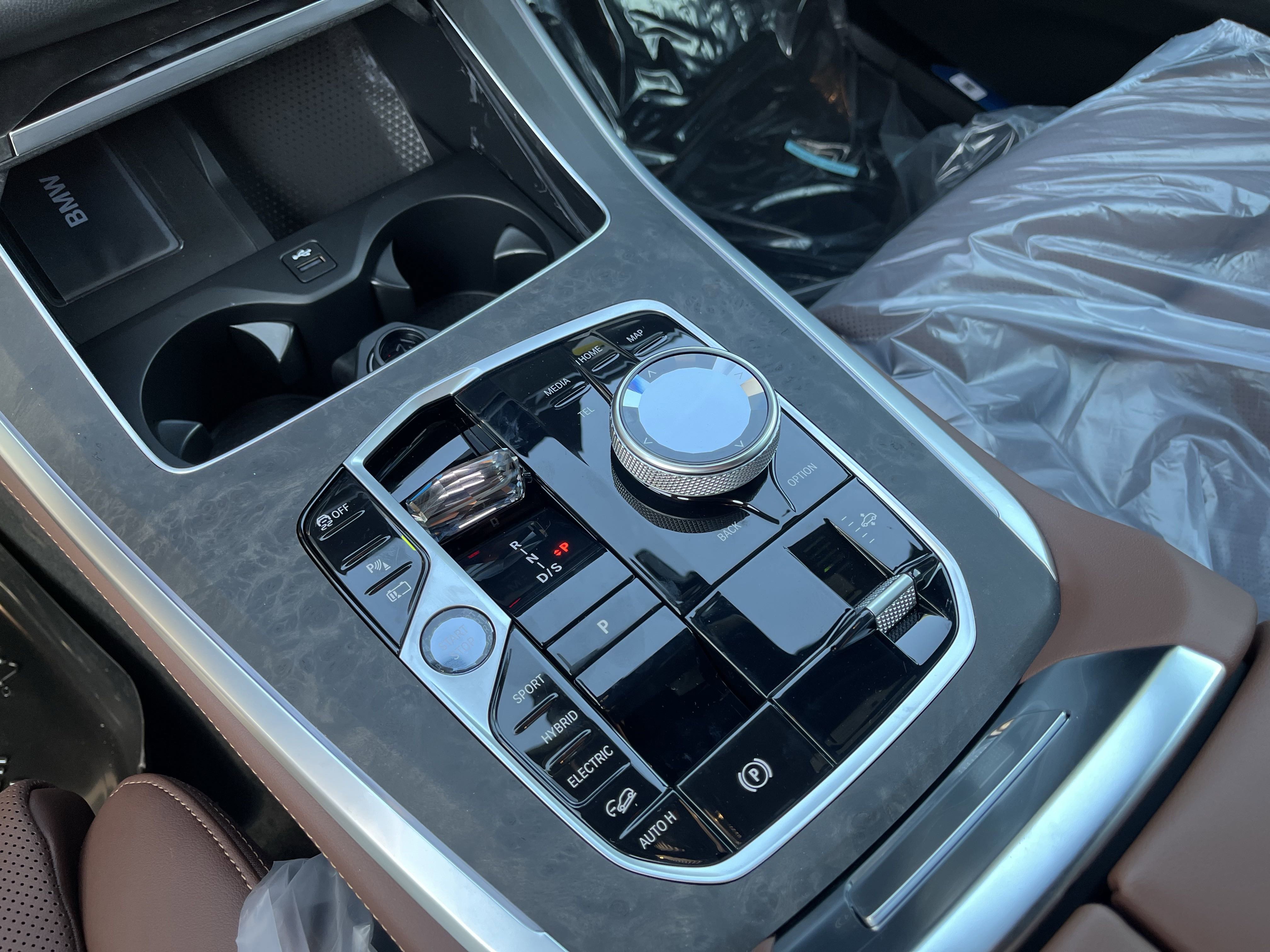 Used 2026 BMW X5 xDrive50e image 15