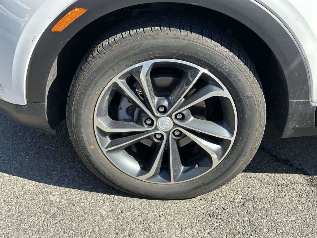 Used 2023 Buick Encore GX Select image 11