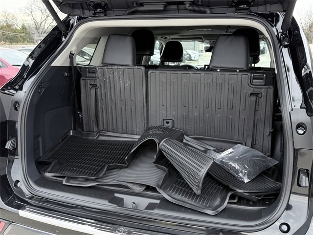 Certified 2025 Toyota Highlander Limited image 18
