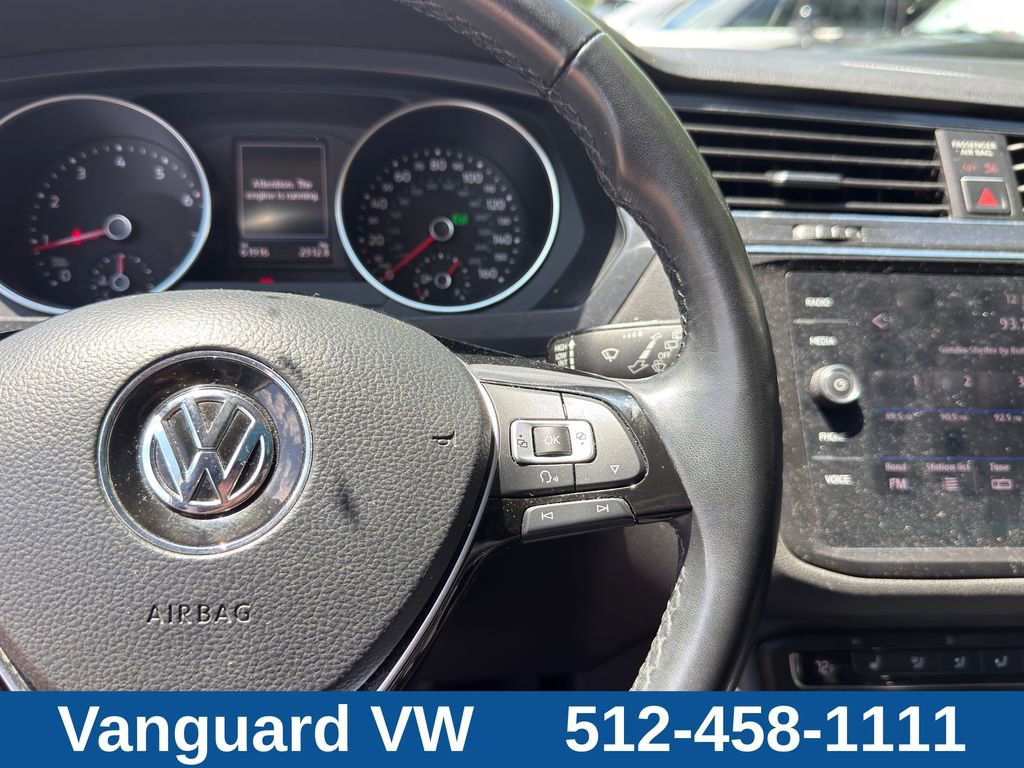 Used 2018 Volkswagen Tiguan SE w/ Panoramic Sunroof Package FWD image 17