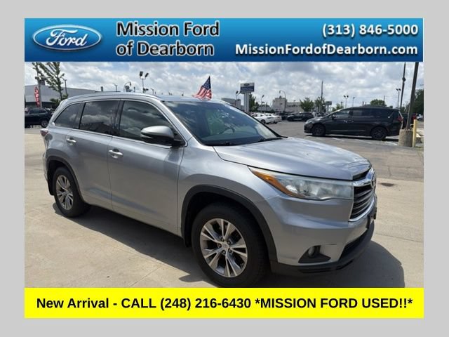 Used 2015 Toyota Highlander XLE AWD/4WD image 1