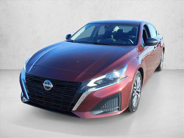 Used 2025 Nissan Altima 2.5 SV FWD image 2