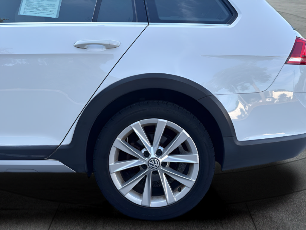 Used 2017 Volkswagen Golf Alltrack S AWD/4WD image 15