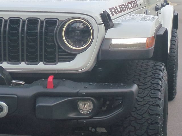 Used 2025 Jeep Wrangler Unlimited Rubicon AWD/4WD image 17