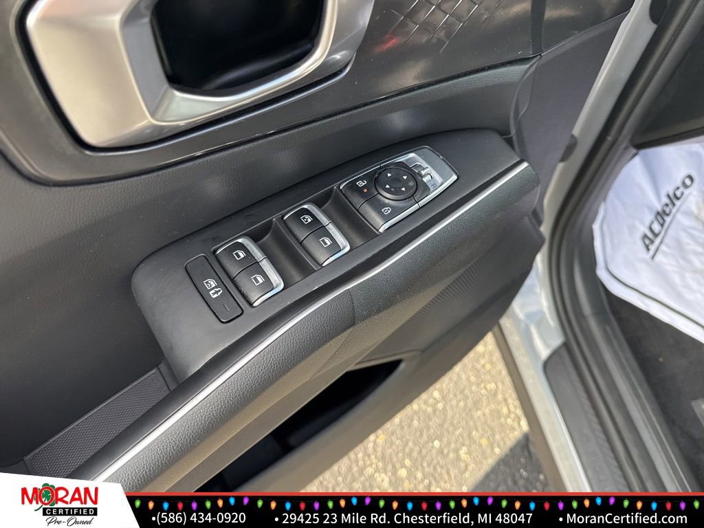 Used 2025 Kia Sorento S image 10