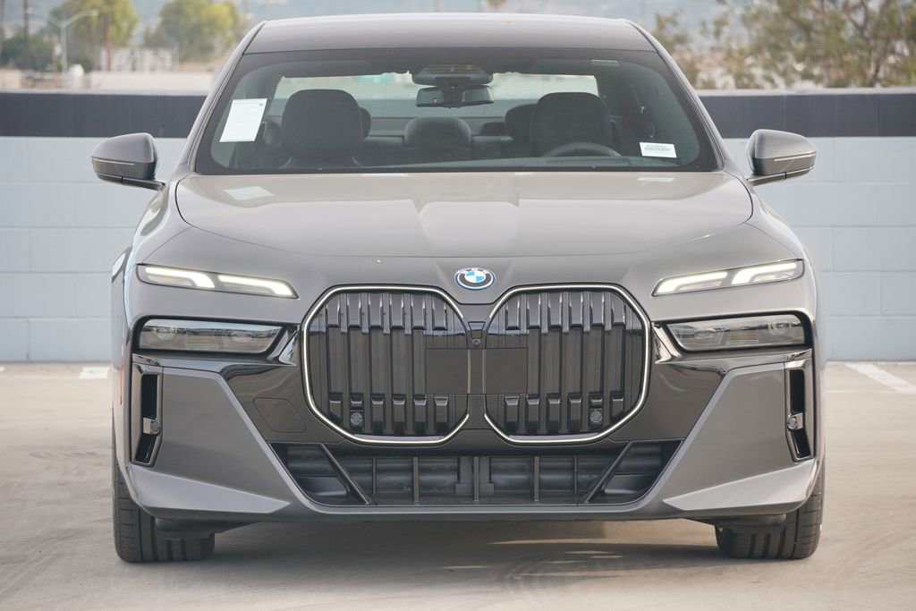 New 2026 BMW 750e xDrive AWD/4WD image 2