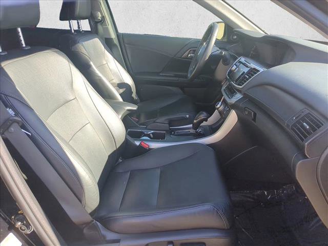 Used 2015 Honda Accord Touring image 21