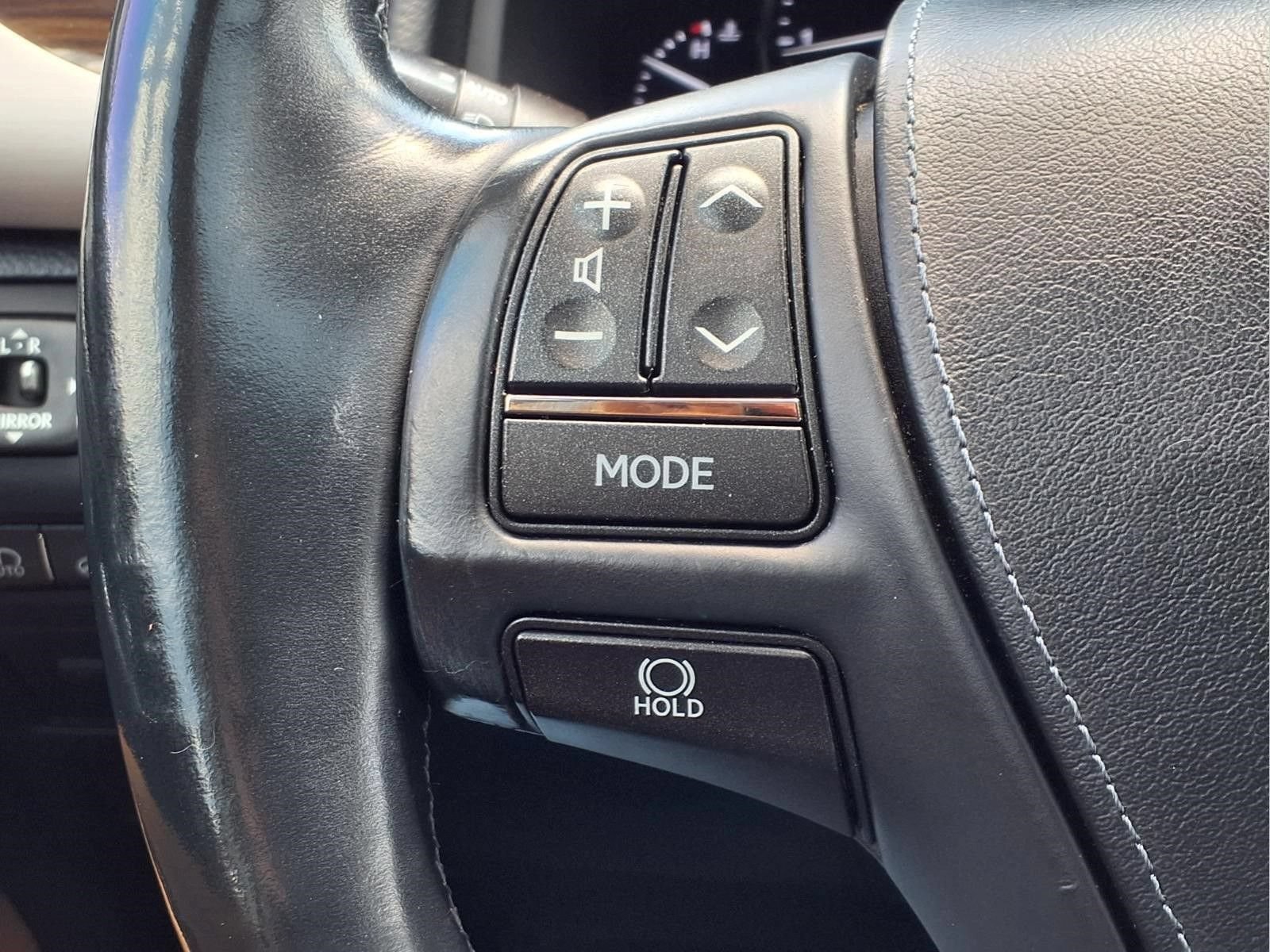 Used 2013 Lexus LS 460 w/ Ultra Luxury Pkg RWD image 22