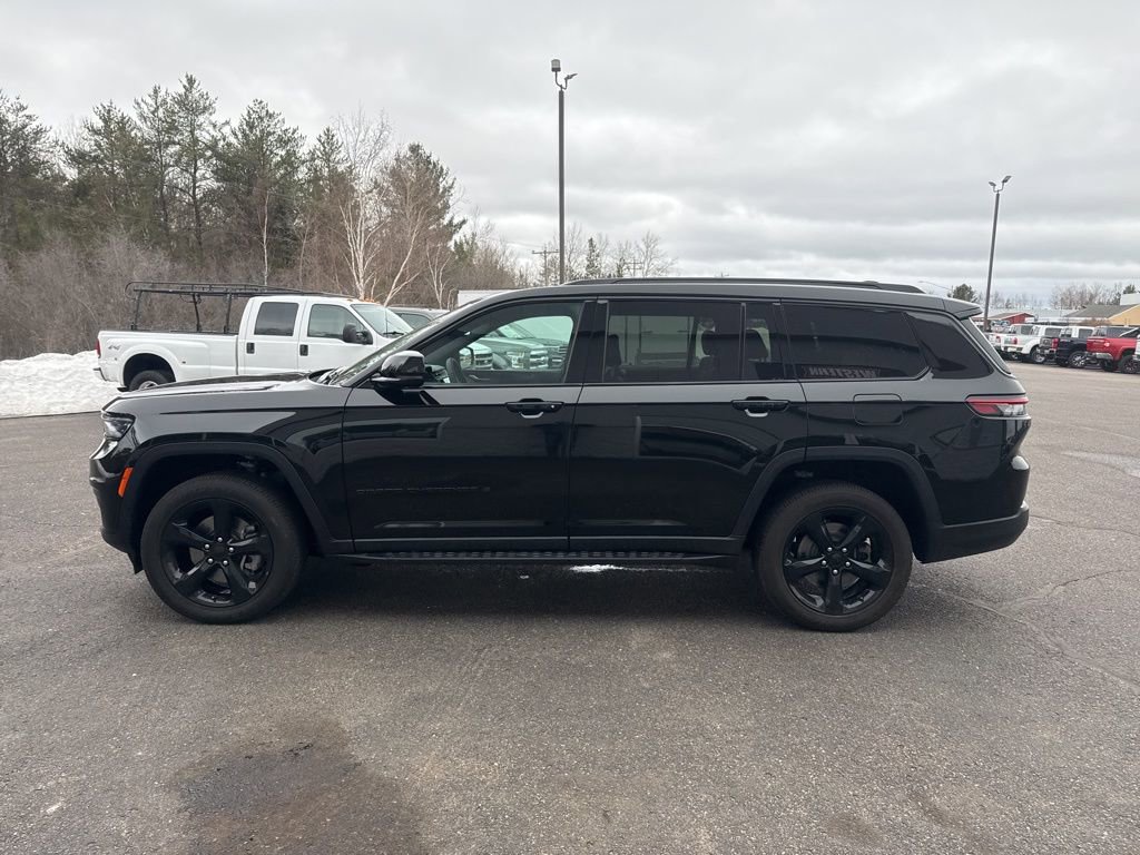 Used 2024 Jeep Grand Cherokee L Altitude image 10
